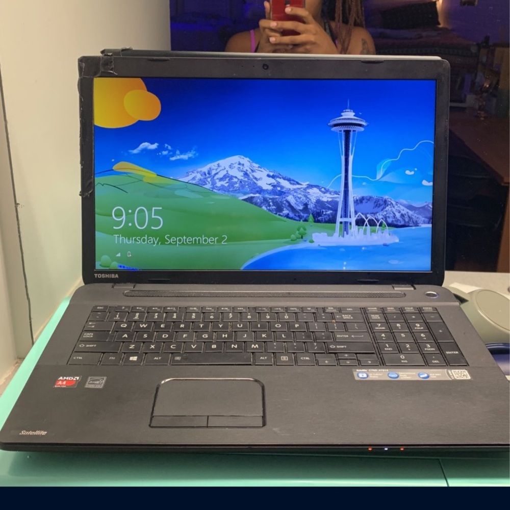 TOSHIBA LAPTOP